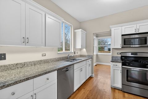 Tiny photo for 702 Pinehurst Drive, North Aurora, IL 60542 (MLS # 12591753)