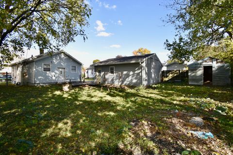 Tiny photo for 1622 Illinois Street, Bloomington, IL 61701 (MLS # 12506158)