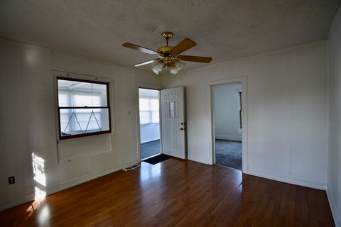 Tiny photo for 1622 Illinois Street, Bloomington, IL 61701 (MLS # 12506158)