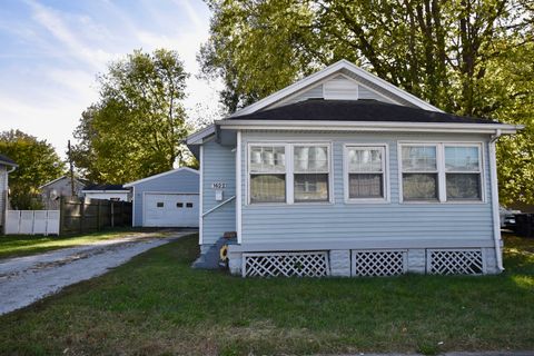 1622 Illinois Street Bloomington IL 61701