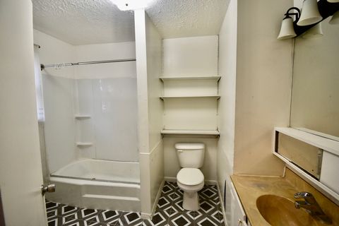 Tiny photo for 1622 Illinois Street, Bloomington, IL 61701 (MLS # 12506158)