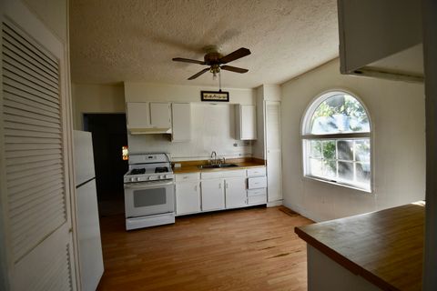 Tiny photo for 1622 Illinois Street, Bloomington, IL 61701 (MLS # 12506158)