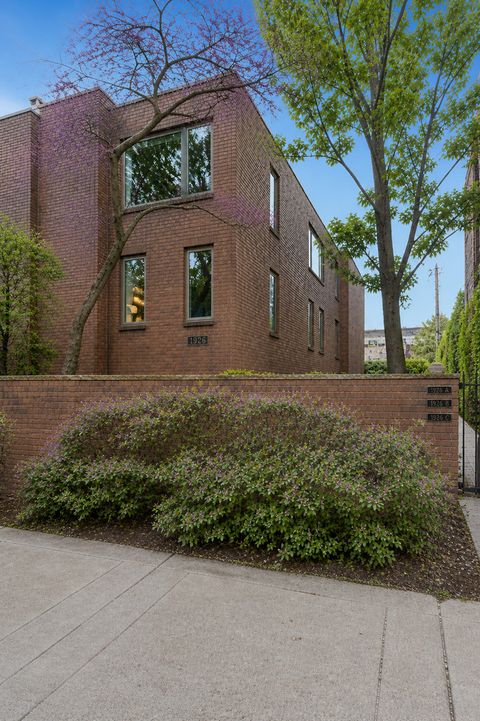 Photo of 1926 N MOHAWK Street #12, Chicago, IL 60614 (MLS # 12637160)