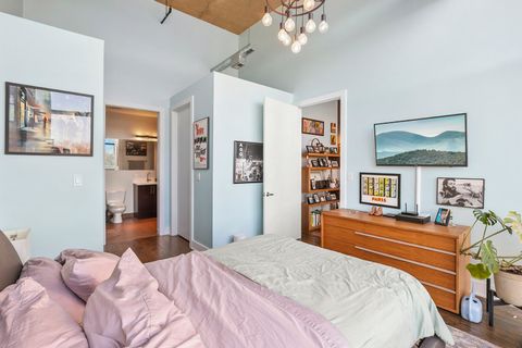 Tiny photo for 1800 W Grace Street #411, Chicago, IL 60613 (MLS # 12578191)
