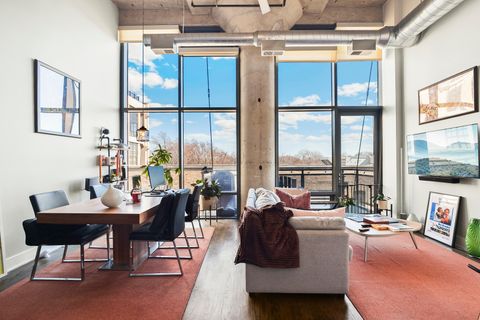 Tiny photo for 1800 W Grace Street #411, Chicago, IL 60613 (MLS # 12578191)
