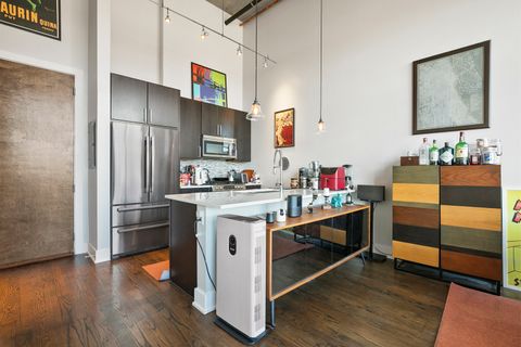 Tiny photo for 1800 W Grace Street #411, Chicago, IL 60613 (MLS # 12578191)