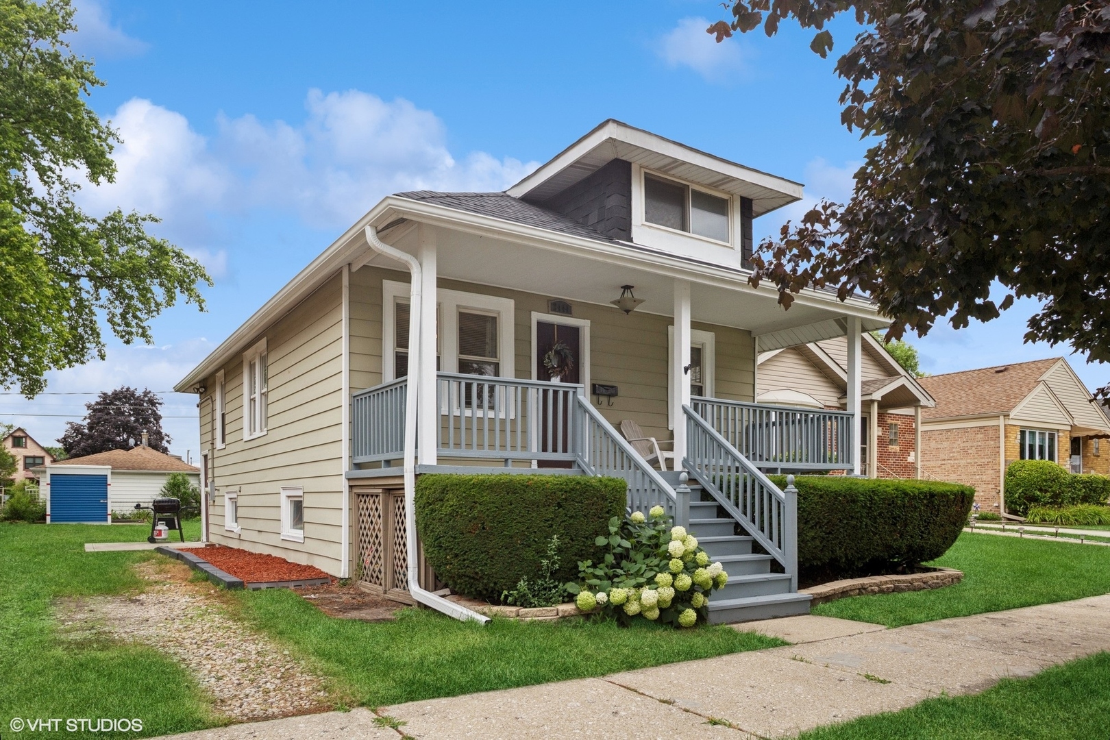 2444 N ERIE Avenue