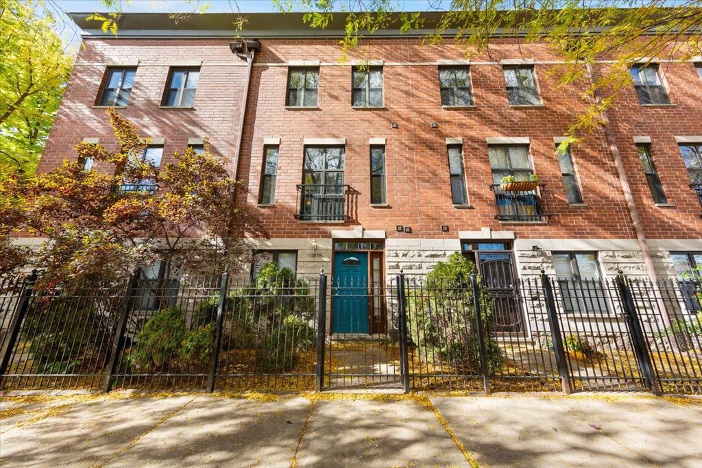 Photo for 1802 N Spaulding Avenue, Chicago, IL 60647 (MLS # 12508605)