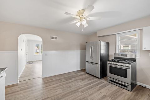 Tiny photo for 1222 Gates Street, Aurora, IL 60505 (MLS # 12507188)