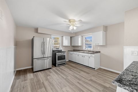 Tiny photo for 1222 Gates Street, Aurora, IL 60505 (MLS # 12507188)