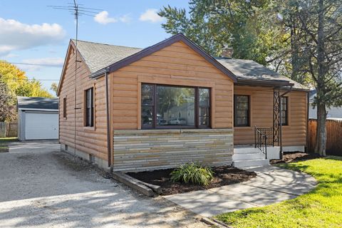 Photo of 1222 Gates Street, Aurora, IL 60505 (MLS # 12507188) Photo of 1222 Gates Street, Aurora, IL 60505 (MLS # 12507188)