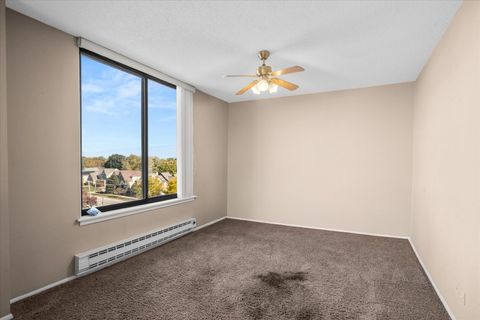 Tiny photo for 2000 Saint Regis Drive #6G, Lombard, IL 60148 (MLS # 12492347)