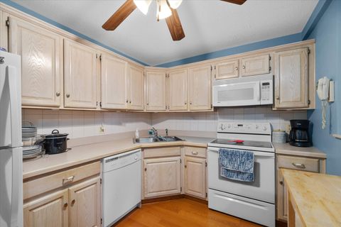 Tiny photo for 2000 Saint Regis Drive #6G, Lombard, IL 60148 (MLS # 12492347)