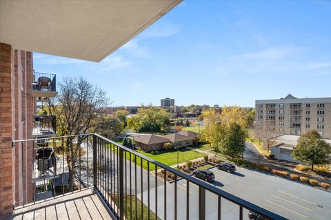 Tiny photo for 2000 Saint Regis Drive #6G, Lombard, IL 60148 (MLS # 12492347)