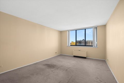 Tiny photo for 2000 Saint Regis Drive #6G, Lombard, IL 60148 (MLS # 12492347)