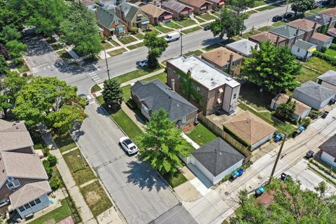 Tiny photo for 10500 S King Drive, Chicago, IL 60628 (MLS # 12432059)