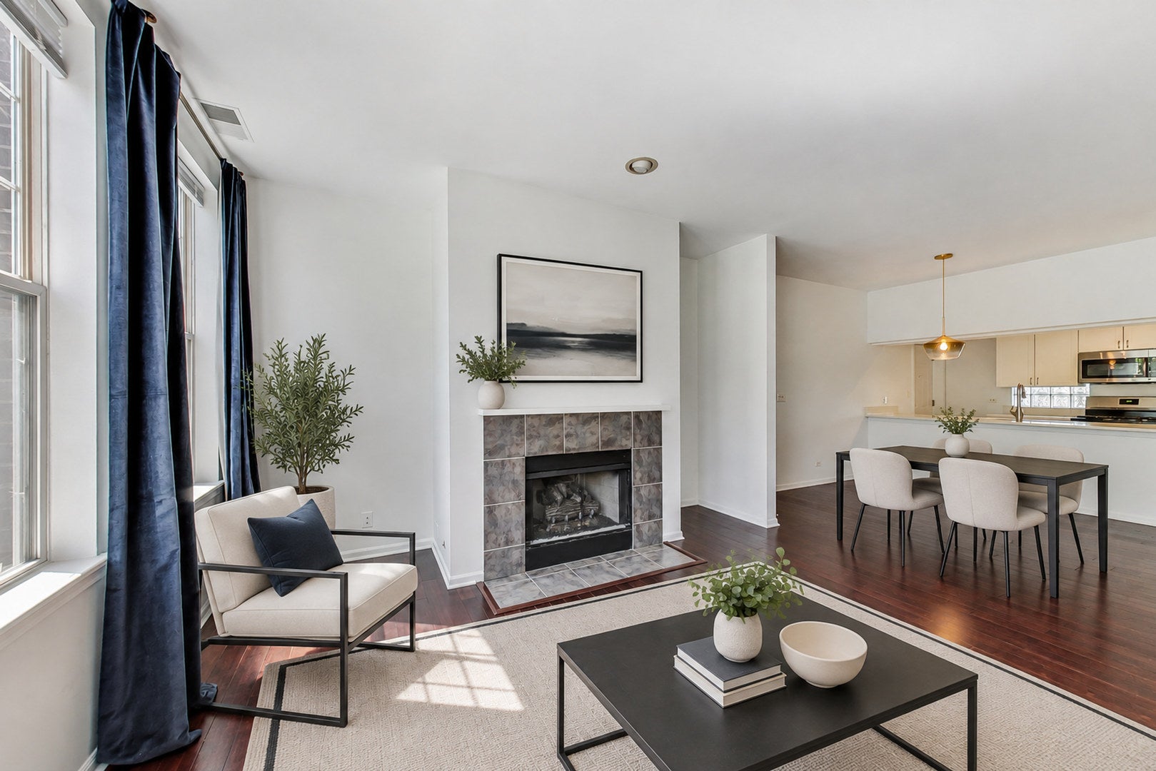 301 W GOETHE Street 304C