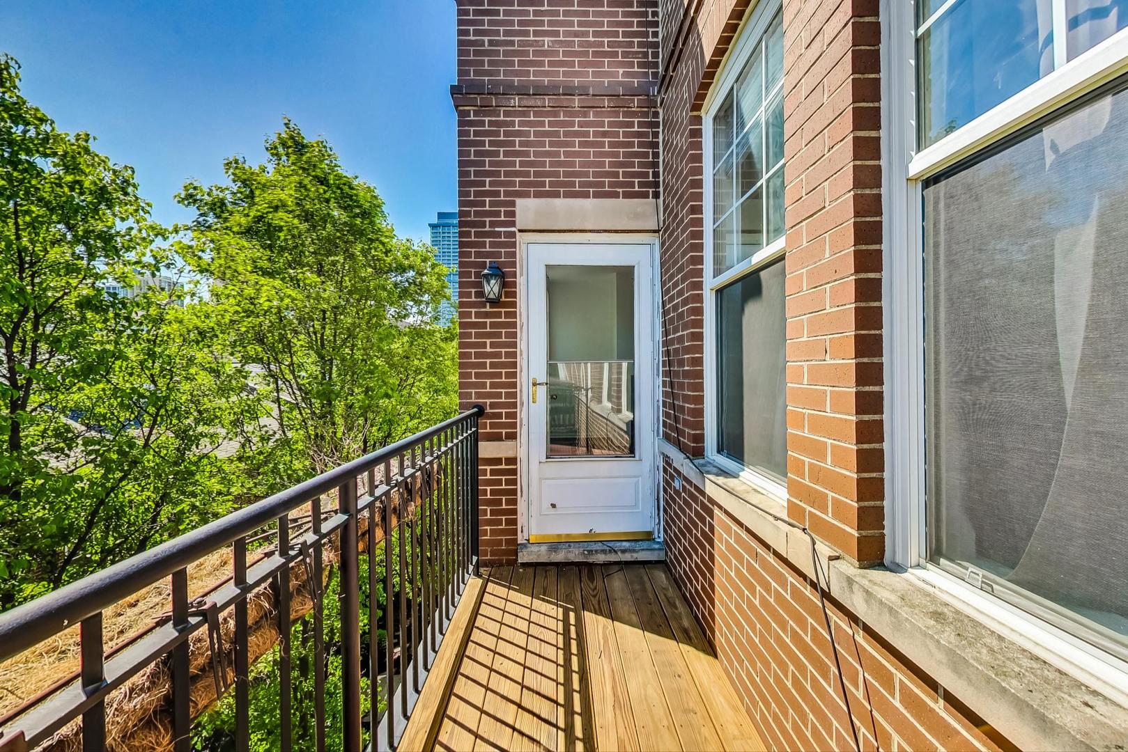 301 W GOETHE Street 304C