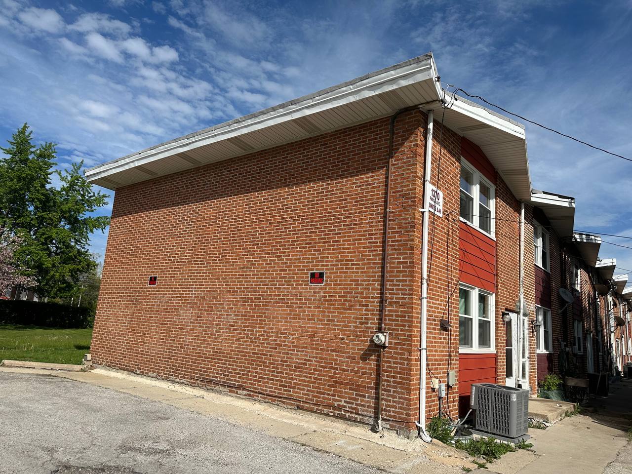 1370 FARGO Avenue E
