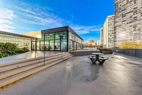 Tiny photo for 5320 N Sheridan Road #2507, Chicago, IL 60640 (MLS # 12614754)