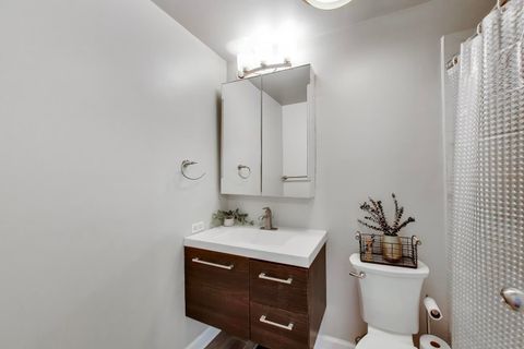 Tiny photo for 5320 N Sheridan Road #2507, Chicago, IL 60640 (MLS # 12614754)