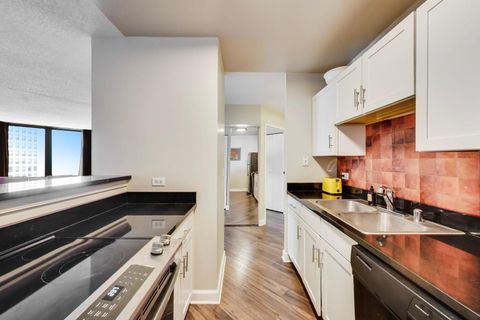 Tiny photo for 5320 N Sheridan Road #2507, Chicago, IL 60640 (MLS # 12614754)