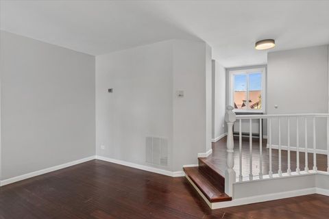 Tiny photo for 1733 Harrow Court #B, Wheaton, IL 60189 (MLS # 12572913)