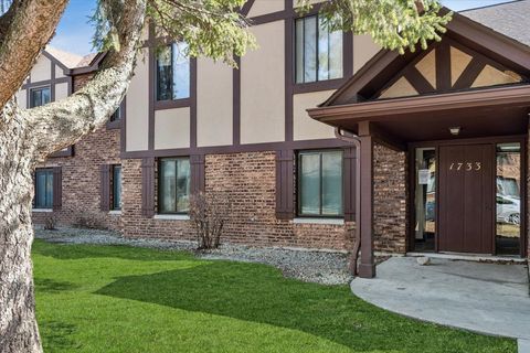 Photo of 1733 Harrow Court #B, Wheaton, IL 60189 (MLS # 12572913)