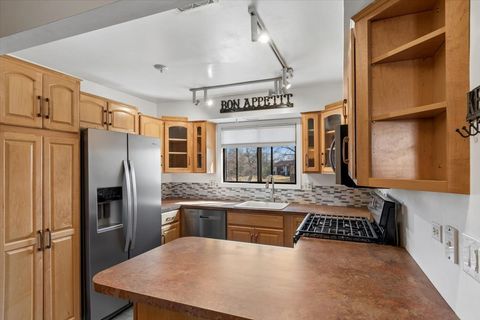 Tiny photo for 1733 Harrow Court #B, Wheaton, IL 60189 (MLS # 12572913)