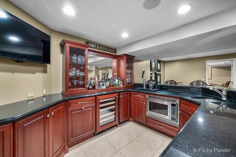 Tiny photo for 162 Greenfield Drive, Bloomingdale, IL 60108 (MLS # 12544830)