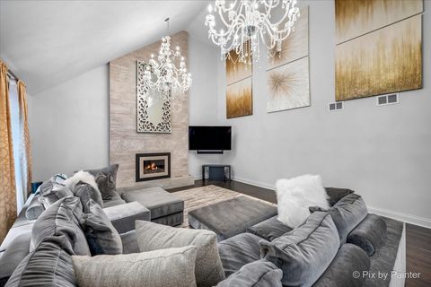 Tiny photo for 162 Greenfield Drive, Bloomingdale, IL 60108 (MLS # 12544830)