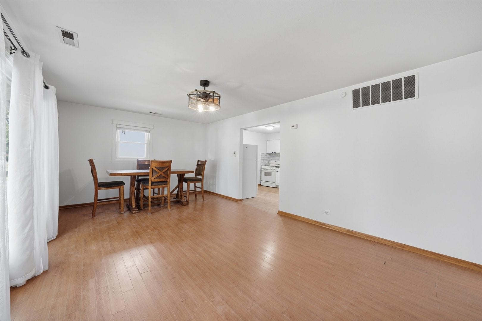 422 Suwanee Street
