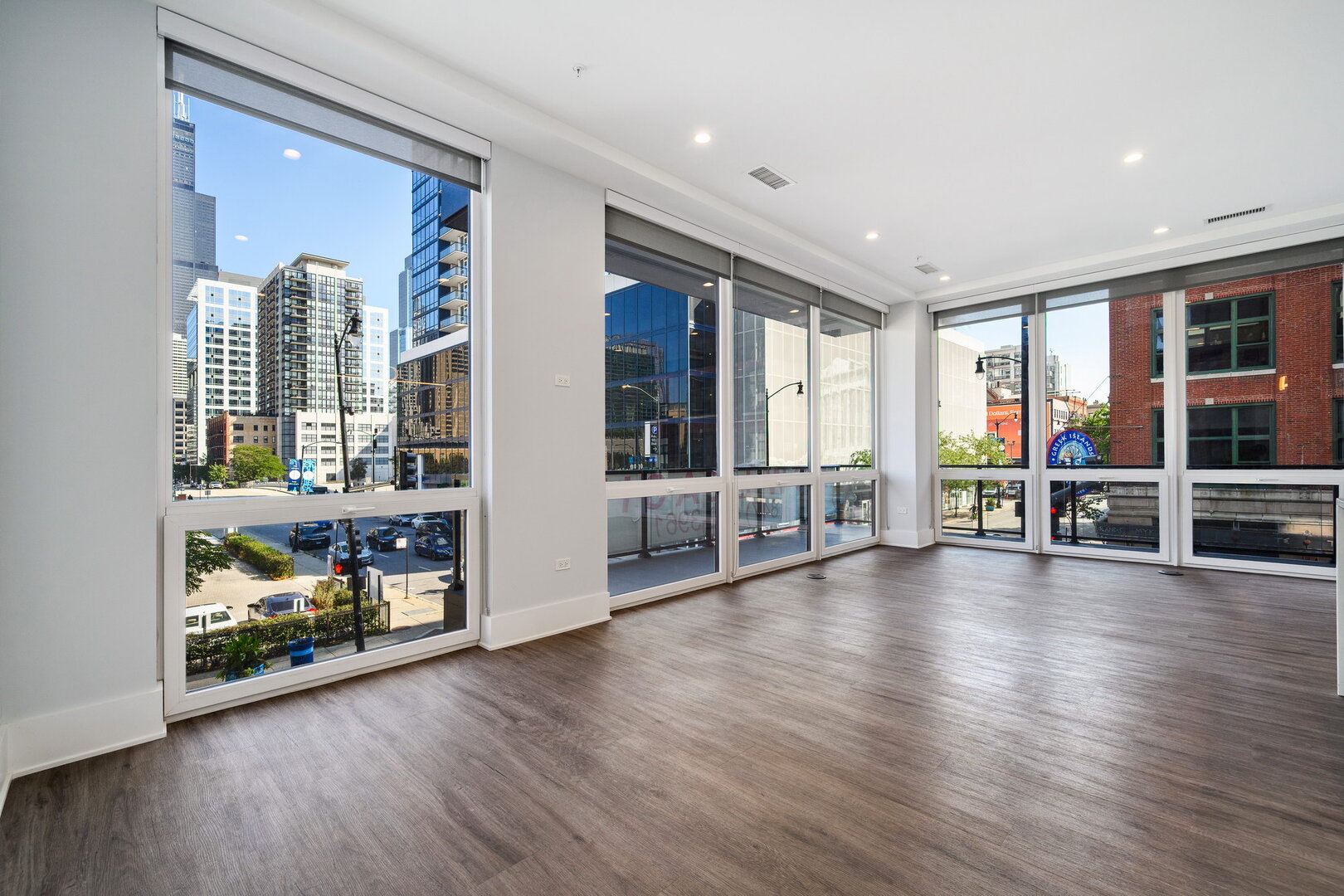 812 W Adams Street 200