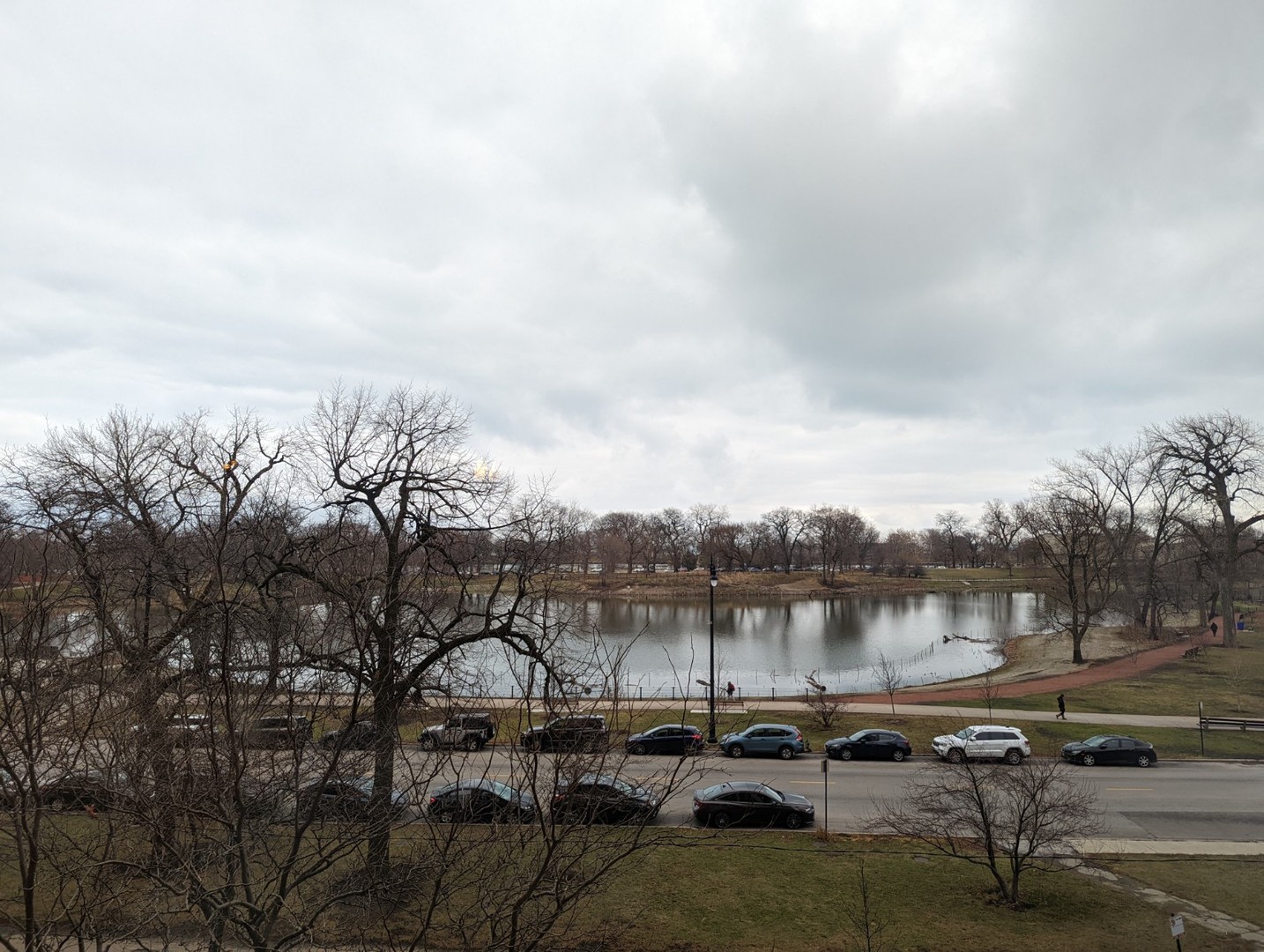 2500 N Lakeview Avenue 303