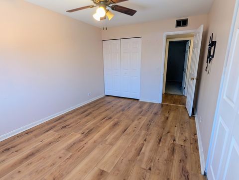 Tiny photo for 1 Oak Meadow Court, Streamwood, IL 60107 (MLS # 12705376)