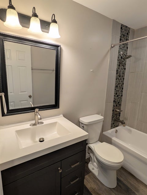 Tiny photo for 1 Oak Meadow Court, Streamwood, IL 60107 (MLS # 12705376)