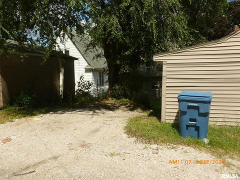 Tiny photo for 752 17TH Avenue, East Moline, IL 61244 (MLS # QC4267730)