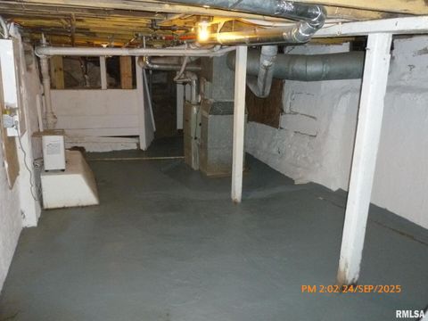 Tiny photo for 752 17TH Avenue, East Moline, IL 61244 (MLS # QC4267730)