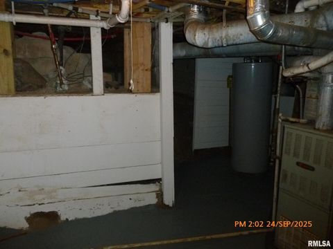 Tiny photo for 752 17TH Avenue, East Moline, IL 61244 (MLS # QC4267730)