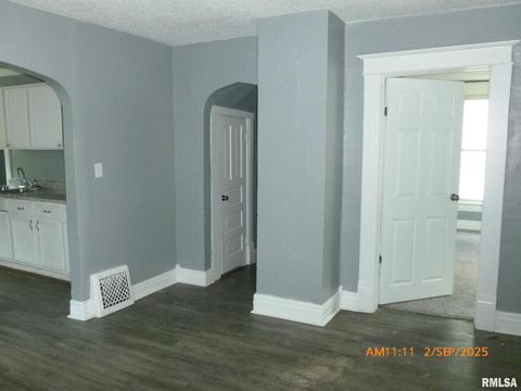 Tiny photo for 752 17TH Avenue, East Moline, IL 61244 (MLS # QC4267730)