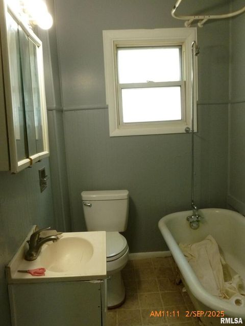 Tiny photo for 752 17TH Avenue, East Moline, IL 61244 (MLS # QC4267730)