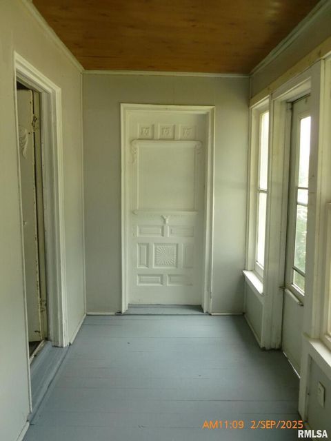 Tiny photo for 752 17TH Avenue, East Moline, IL 61244 (MLS # QC4267730)