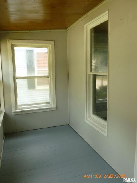 Tiny photo for 752 17TH Avenue, East Moline, IL 61244 (MLS # QC4267730)