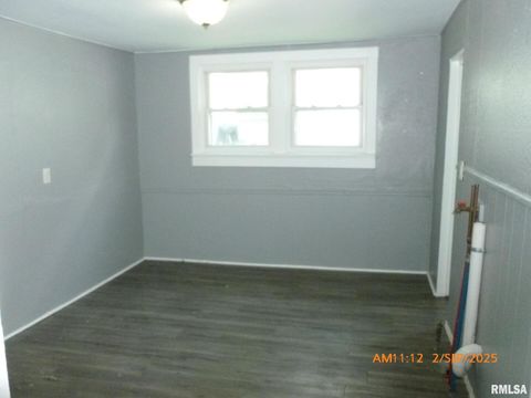 Tiny photo for 752 17TH Avenue, East Moline, IL 61244 (MLS # QC4267730)