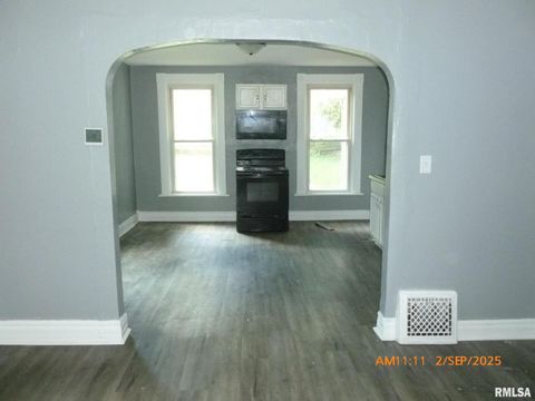 Tiny photo for 752 17TH Avenue, East Moline, IL 61244 (MLS # QC4267730)