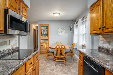 Tiny photo for 1923 Glenn Street, Bettendorf, IA 52722 (MLS # 12759308)