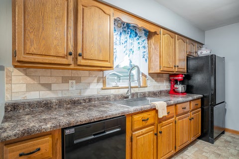 Tiny photo for 1923 Glenn Street, Bettendorf, IA 52722 (MLS # 12759308)