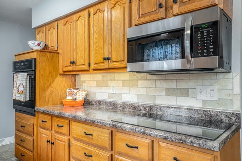 Tiny photo for 1923 Glenn Street, Bettendorf, IA 52722 (MLS # 12759308)