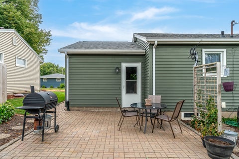 Tiny photo for 1923 Glenn Street, Bettendorf, IA 52722 (MLS # 12759308)