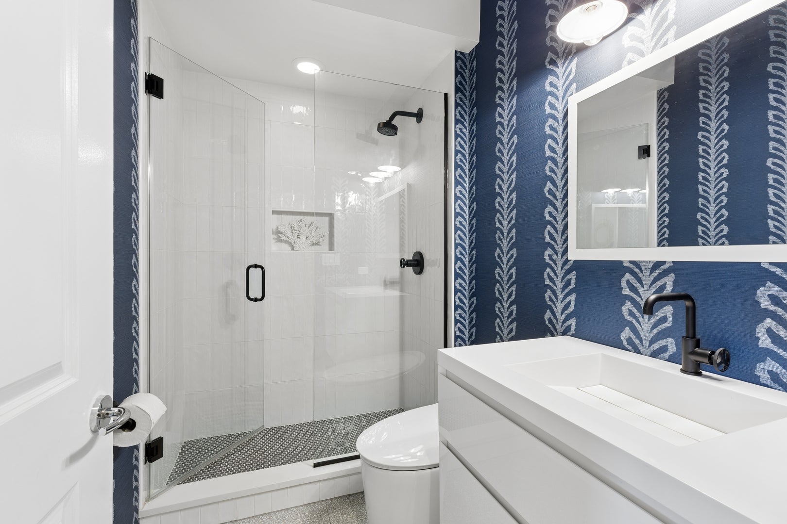 1738 W Diversey Parkway 3